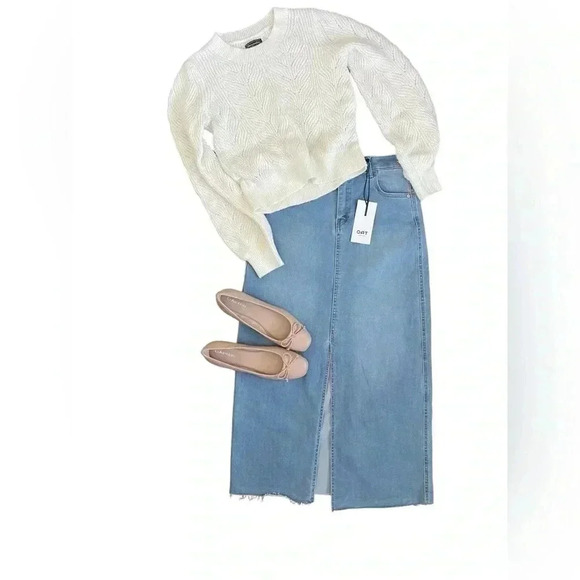 OAK NEW YORK Dresses & Skirts - OAK NEW YORK front slit midi skirt size 4/27